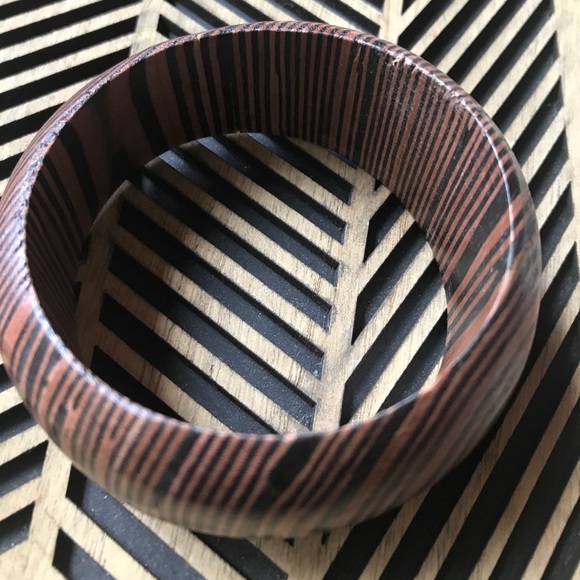 ⭐️3/20$⭐️Wood bracelet - Picture 2 of 3